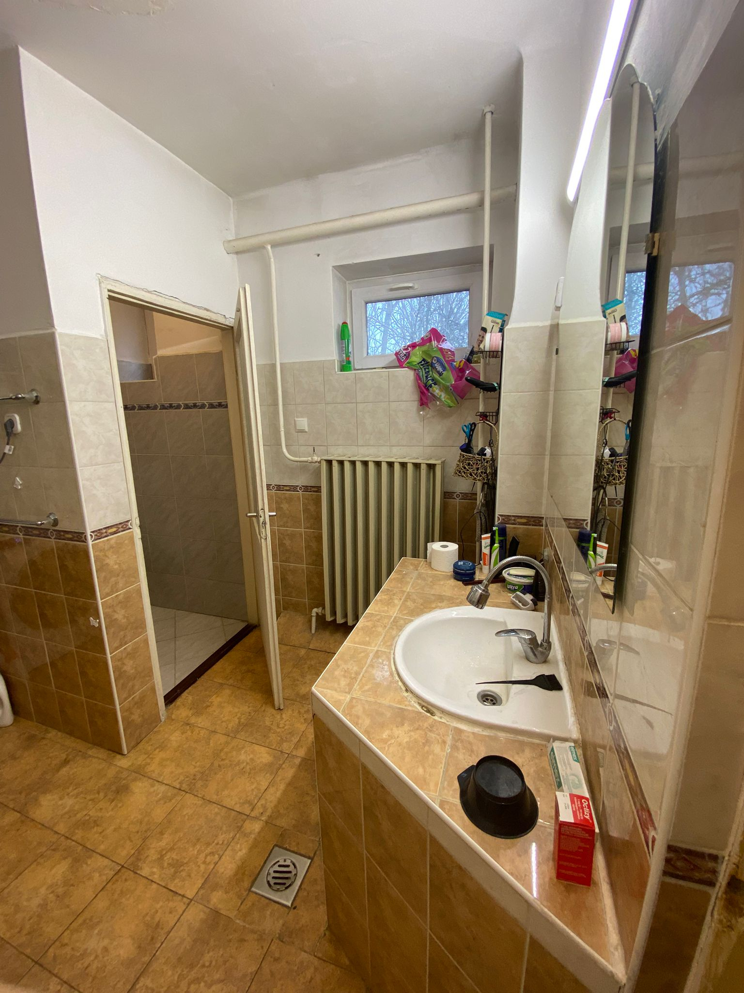 đĄ EladĂł felĂșjĂtott emeletes csalĂĄdi hĂĄz â JĂĄnoshalma - Image 11