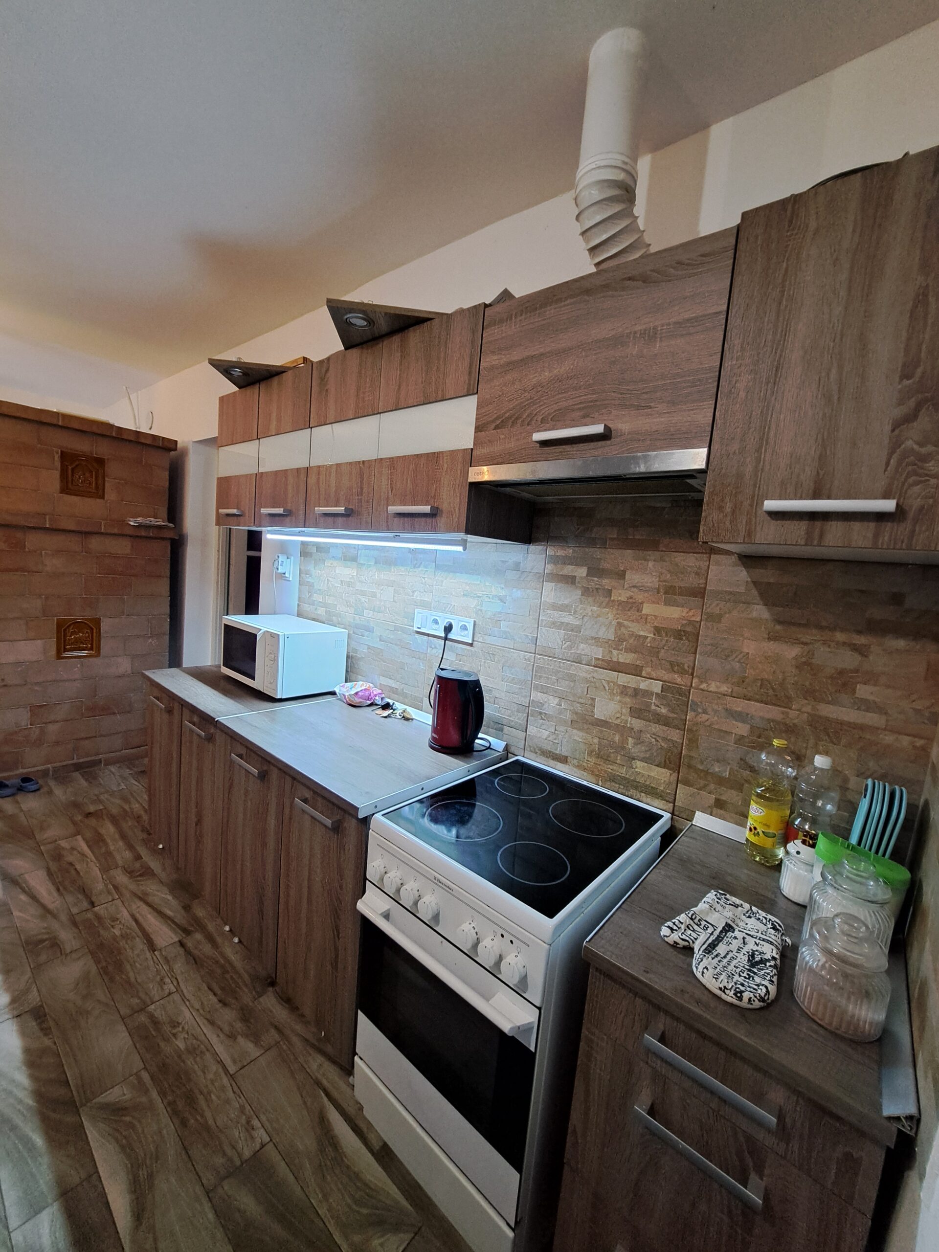 đĄđ„ ELADĂ TELJESKĂRưEN FELĂJĂTOTT CSALĂDI HĂZ Pörböly TERĂLETĂN â AZONNAL KĂLTĂZHETĆ, KOMPLEX MEGOLDĂS! đ„đĄ