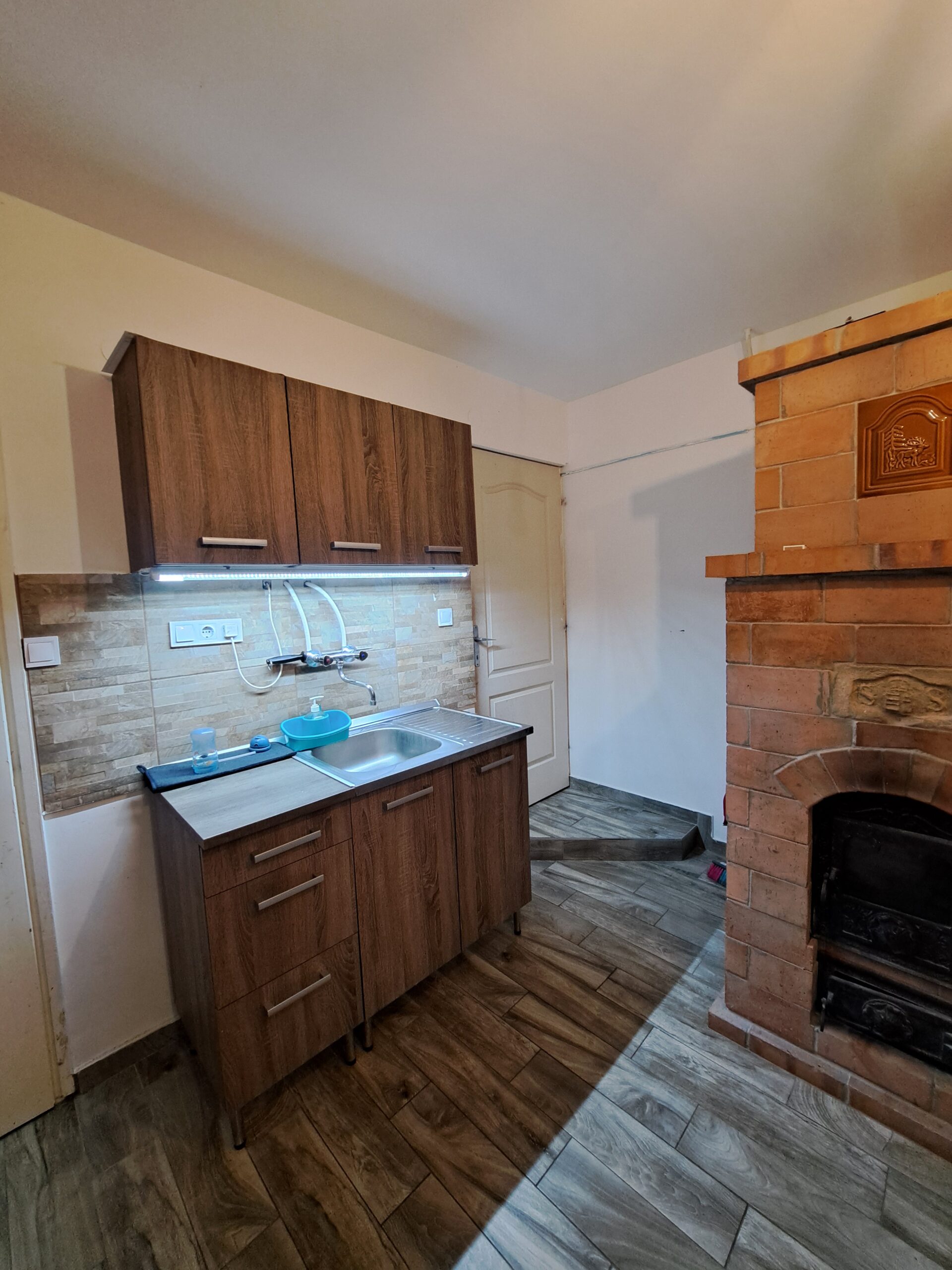 đĄđ„ ELADĂ TELJESKĂRưEN FELĂJĂTOTT CSALĂDI HĂZ Pörböly TERĂLETĂN â AZONNAL KĂLTĂZHETĆ, KOMPLEX MEGOLDĂS! đ„đĄ - Image 3