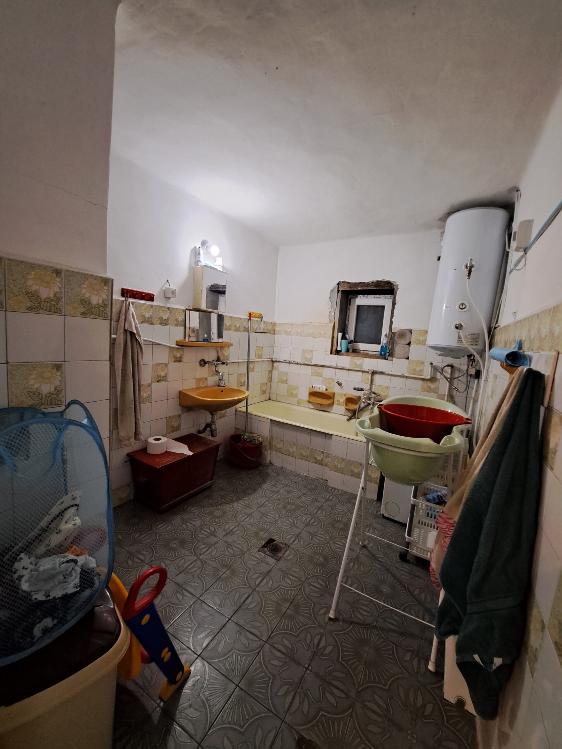 đĄđ„ ELADĂ TELJESKĂRưEN FELĂJĂTOTT CSALĂDI HĂZ Pörböly TERĂLETĂN â AZONNAL KĂLTĂZHETĆ, KOMPLEX MEGOLDĂS! đ„đĄ - Image 15